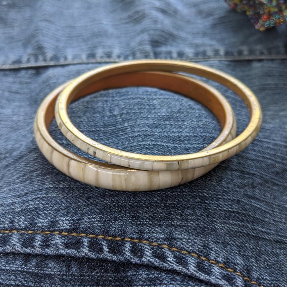 Vintage Shell Inlay Bangle Bracelet - Picture 3 of 6